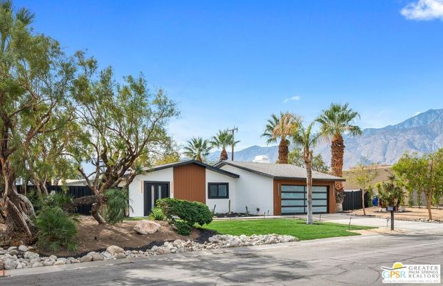 Attached, Exterior, Facade, Ranch