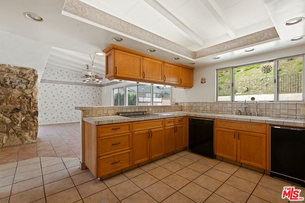 Interior, Kitchen, Recessed Lighting, Tile Countertops