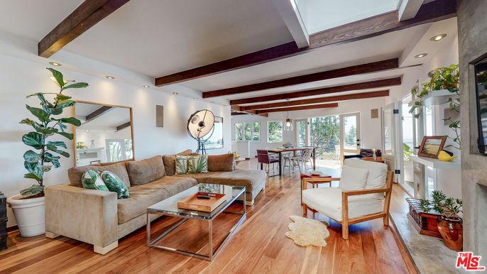 Dining room, Interior, Living room, Pendant Lights, Recessed Lighting, Wooden Beams, Wood Texture Flooring