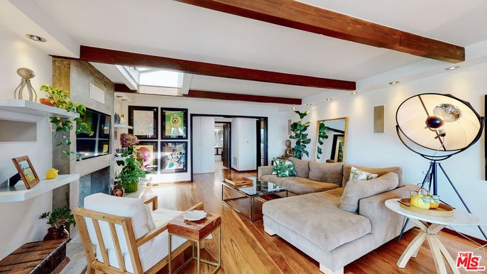 Interior, Living room, Recessed Lighting, Wooden Beams, Wood Texture Flooring