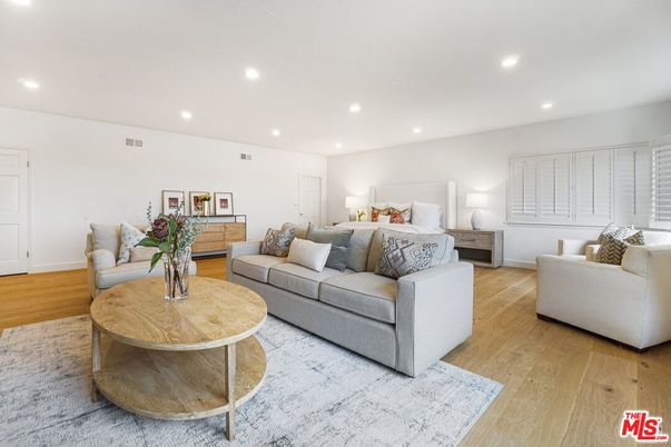 Bedroom, Interior, Living room, Recessed Lighting, Wood Texture Flooring