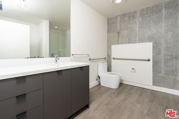 Bathroom, Interior, Recessed Lighting, Wood Texture Flooring