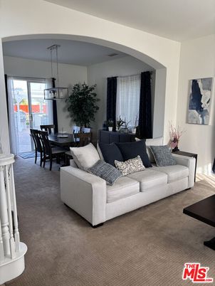 Dining room, Interior, Living room, Pendant Lights