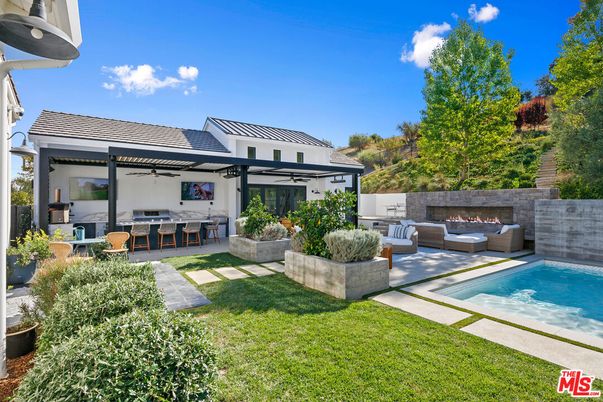 Backyard, Exterior, Pool