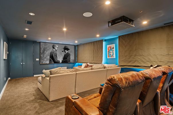 Interior, Projection Screen, Recessed Lighting, Theatre Room