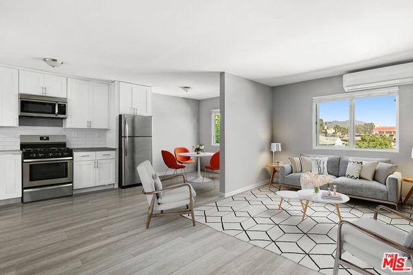 Dining room, Interior, Kitchen, Living room, Stainless Steel Appliances, Wood Texture Flooring
