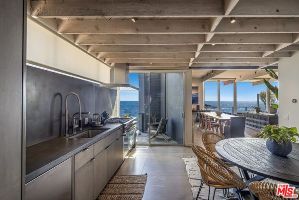 Dining room, Interior, Kitchen, Water, Wooden Beams, Wooden Ceilings