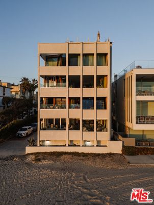 Exterior, Facade, Condo Building