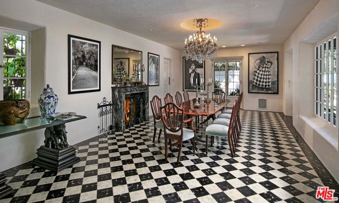 Chandelier, Dining room, Fireplace, Interior, Recessed Lighting