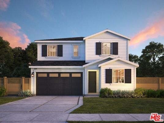 Attached, Exterior, Facade, Farmhouse