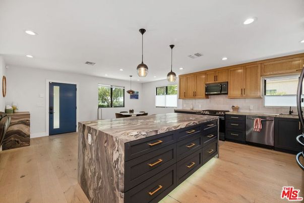 Interior, Kitchen, Pendant Lights, Recessed Lighting, Wood Texture Flooring
