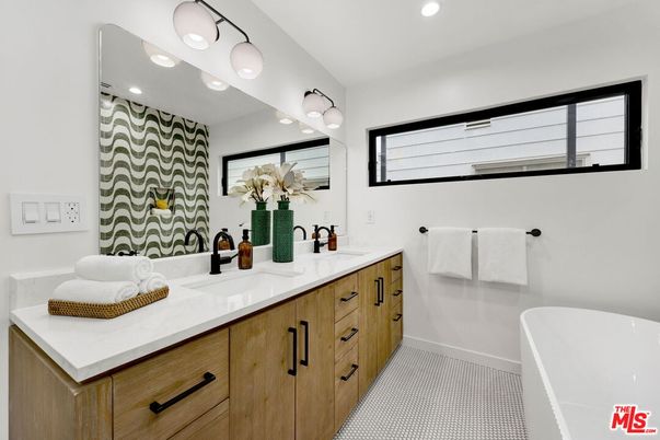 Bathroom, Dual Sink Vanities, Free Standing Baths, Interior, Recessed Lighting