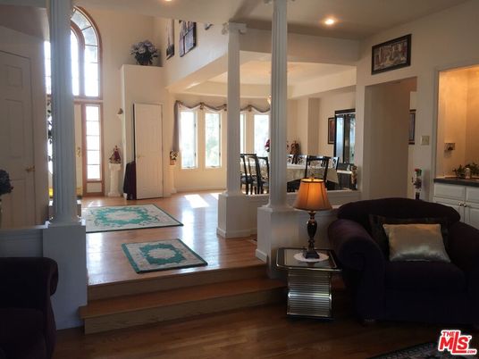 Dining room, Interior, Living room, Recessed Lighting, Wood Texture Flooring