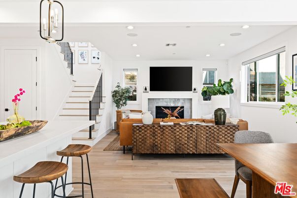 Fireplace, Interior, Living room, Pendant Lights, Recessed Lighting, Wood Texture Flooring