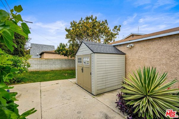 Backyard, Exterior
