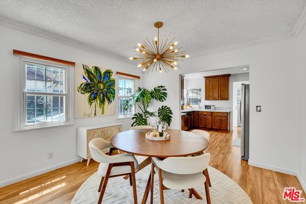 Dining room, Interior, Kitchen, Pendant Lights, Recessed Lighting, Wood Texture Flooring
