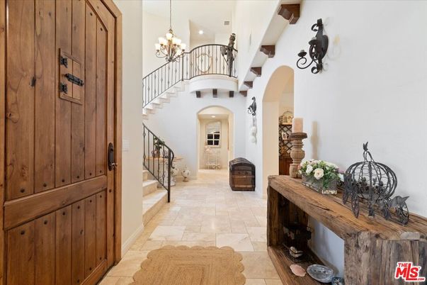 Chandelier, Interior, Recessed Lighting