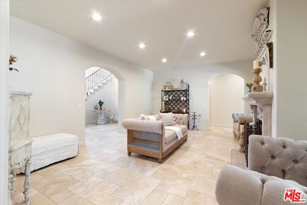 Fireplace, Interior, Recessed Lighting