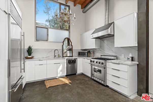 Interior, Kitchen, Stainless Steel Appliances, Wooden Beams, Wooden Ceilings
