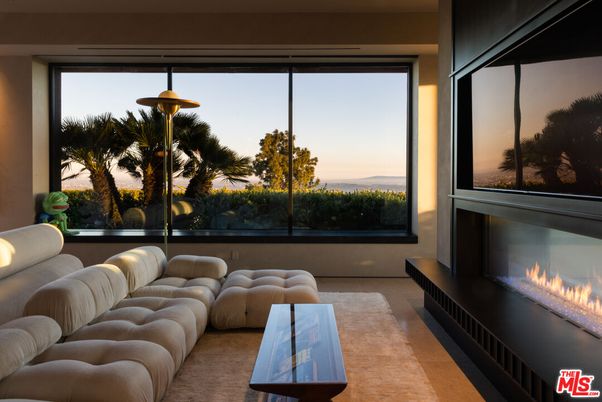Fireplace, Interior, Living room