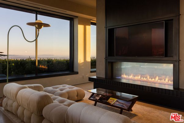 Fireplace, Interior, Living room