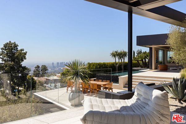 Exterior, Pool, Other