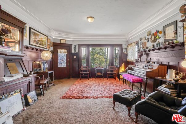 Dining room, Interior, Piano