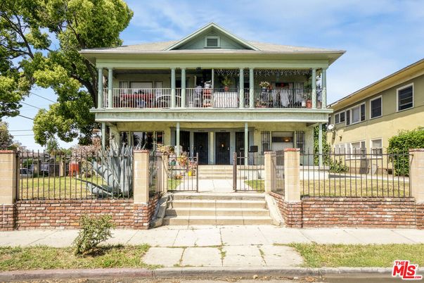 Exterior, Facade, American Foursquare