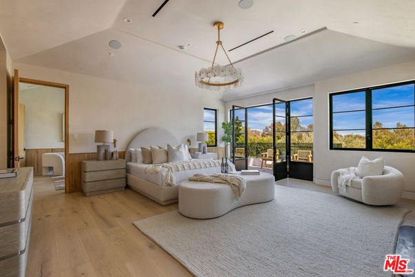 Bedroom, Interior, Pendant Lights, Recessed Lighting, Wood Texture Flooring
