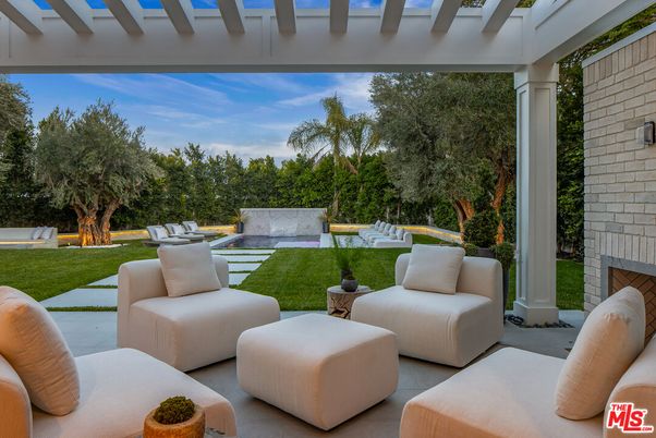 Backyard, Exterior, Fireplace