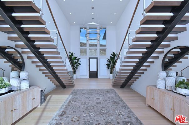 Interior, Pendant Lights, Recessed Lighting, Wood Texture Flooring