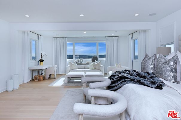 Bedroom, Interior, Living room, Recessed Lighting, Water, Wood Texture Flooring