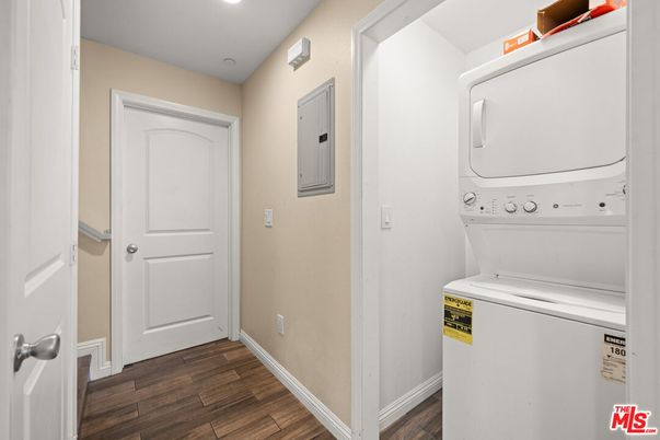 Interior, Recessed Lighting, Utility Closets, Washer, Wood Texture Flooring