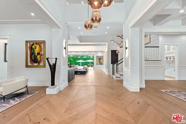 Interior, Pendant Lights, Recessed Lighting, Wood Texture Flooring