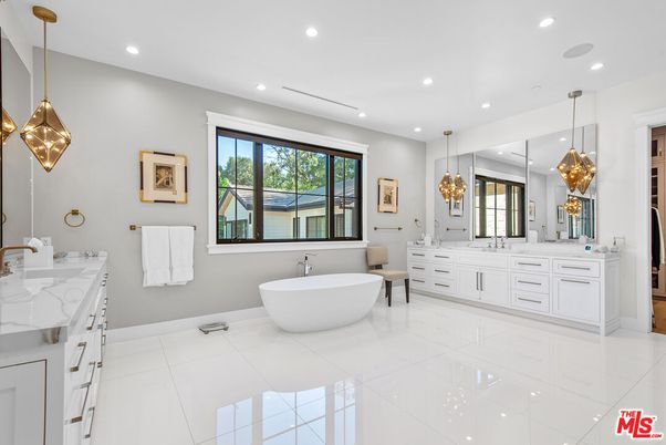 Bathroom, Dual Sink Vanities, Free Standing Baths, Interior, Pendant Lights, Recessed Lighting