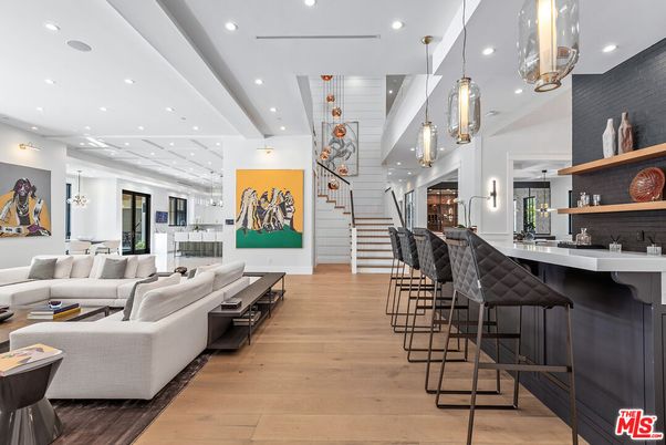 Interior, Living room, Pendant Lights, Recessed Lighting, Wood Texture Flooring