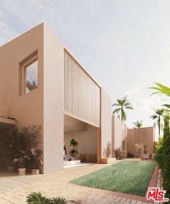 Backyard, Exterior, Facade, Modern