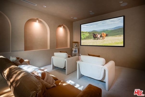 Interior, Projection Screen, Recessed Lighting, Theatre Room