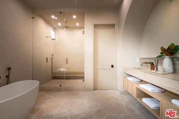 Bathroom, Dual Sink Vanities, Free Standing Baths, Interior, Recessed Lighting
