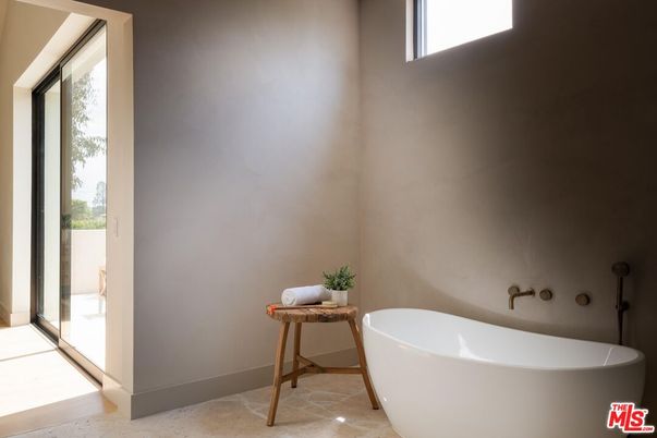 Bathroom, Free Standing Baths, Interior