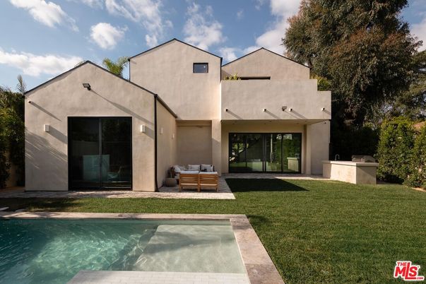 Backyard, Exterior, Pool
