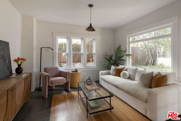Interior, Living room, Pendant Lights, Wood Texture Flooring