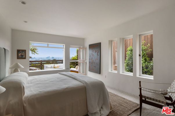 Bedroom, Interior, Water