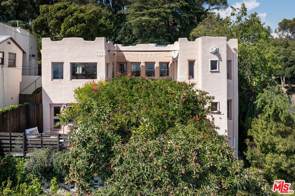 Exterior, Facade, Spanish Mediterranean