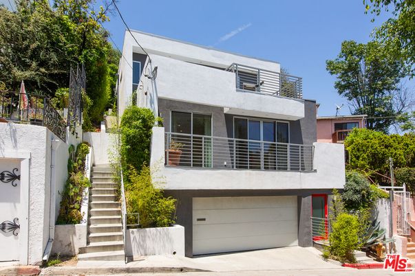 Attached, Exterior, Facade, Modern