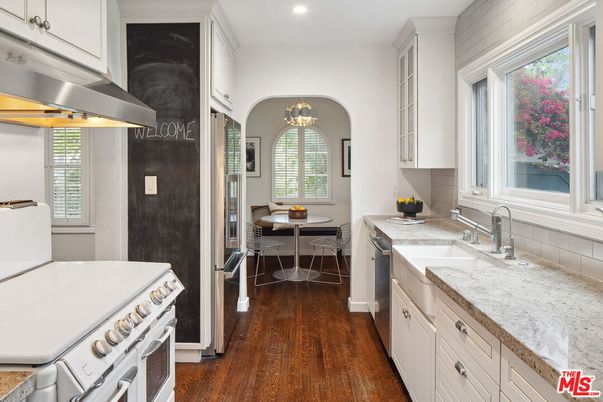 Chandelier, Dining room, Interior, Kitchen, Recessed Lighting, Wood Texture Flooring