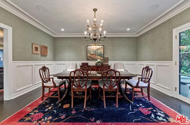 Chandelier, Dining room, Interior, Recessed Lighting, Wood Texture Flooring