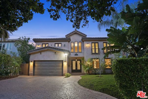 Attached, Backyard, Exterior, Facade, Mediterranean