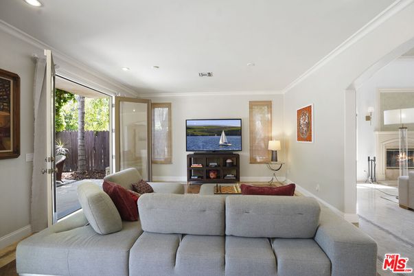 Fireplace, Interior, Living room, Recessed Lighting