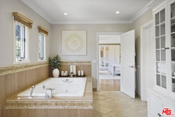 Bathroom, Interior, Recessed Lighting, Wood Texture Flooring